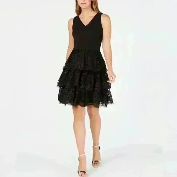 julia jordan Dresses & Skirts - NWT Julia Jordan sz 4 Black sleeveless V-neck midi dress with ruffled lace